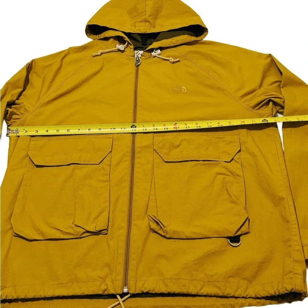 The North Face Windwall Mens Jacket, Size L, Gold with Brown Lining